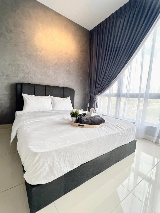 The Apple Residence & Suites Infinity Pool By Nestcove Malacca Exterior photo