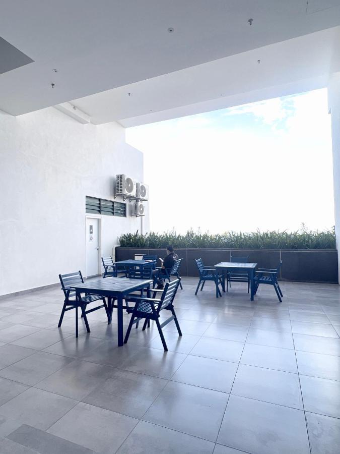 The Apple Residence & Suites Infinity Pool By Nestcove Malacca Exterior photo