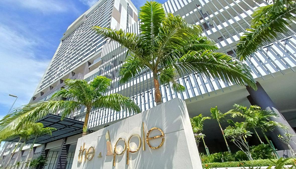The Apple Residence & Suites Infinity Pool By Nestcove Malacca Exterior photo